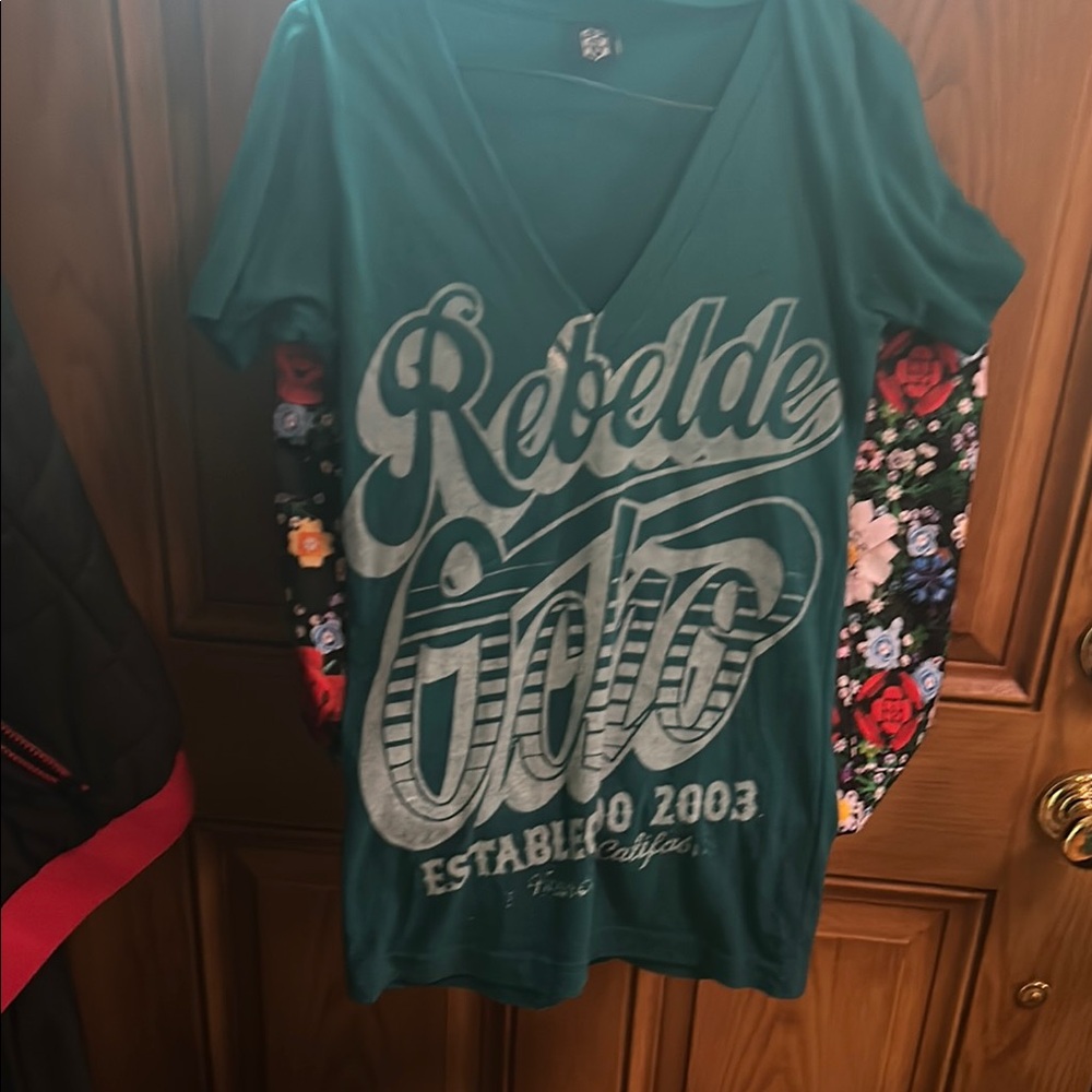 Green Short Sleeve Tee with Vibrant Style